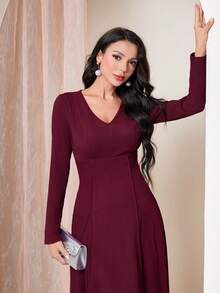 Modelyn V領純色高腰長袖連身裙 - 紅色 - 查看 5