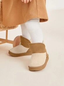 Cozy Pixies 男孩卡其色撞色時尚和舒服的雪地靴適用於保持溫暖