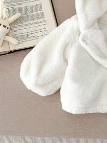 女嬰3D耳朵設計連帽絨毛外套&短褲 - 白色 - 查看 3