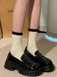 女性坡跟跟&防水台鞋底平底鞋