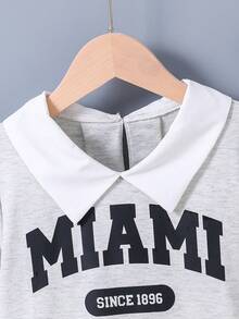 SHEIN Chàng trai trẻ Đồ họa Chữ cái Cổ áo tương phản Áo nỉ - Xám - Xem 3