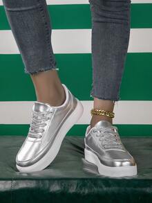 女性人像冰鞋,休閒鞋,運動鞋帶前繫帶,銀金屬質感學生鞋,皮革板鞋