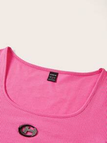 SHEIN EZwear 水鑽字母貼布大圓領弧形下擺短款T恤 - 玫紅色 - 查看 3