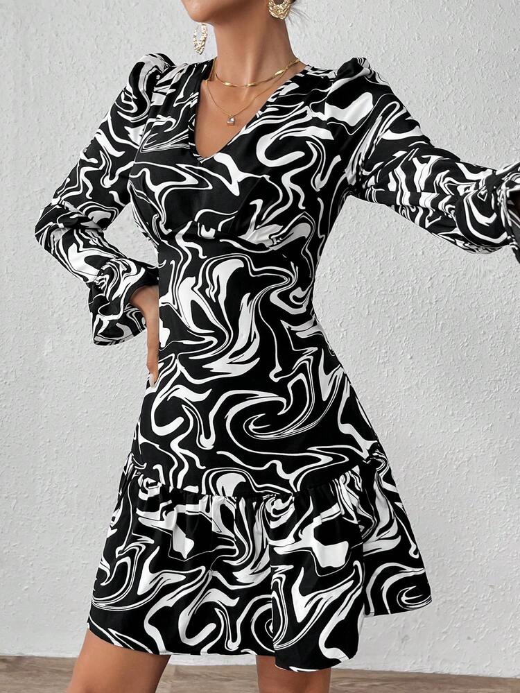 Women's Flare Sleeve V-neck Floral Dress With Lace Hem