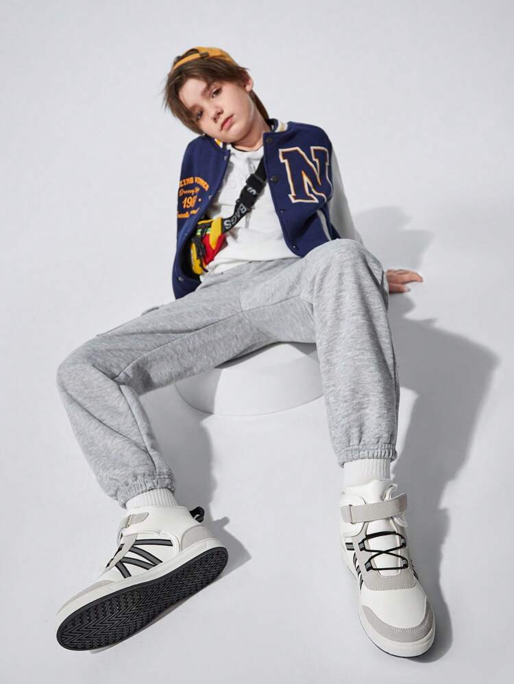 Fashionable & Cool Comfortable Sport Sneakers For Kids With Colorblock Design & Flat Sole