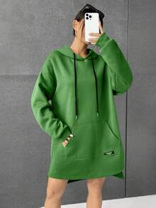 SHEIN EZwear 字母補丁細節袋鼠口袋落肩袖抽繩連帽洋裝 - 綠色 - 查看 4