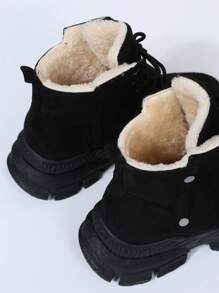 2023 年新款女士皮靴，保暖内衬厚底雪地靴