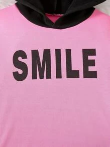 SHEIN Chica preadolescente con estampado de letra de color combinado Capucha & Falda fruncido