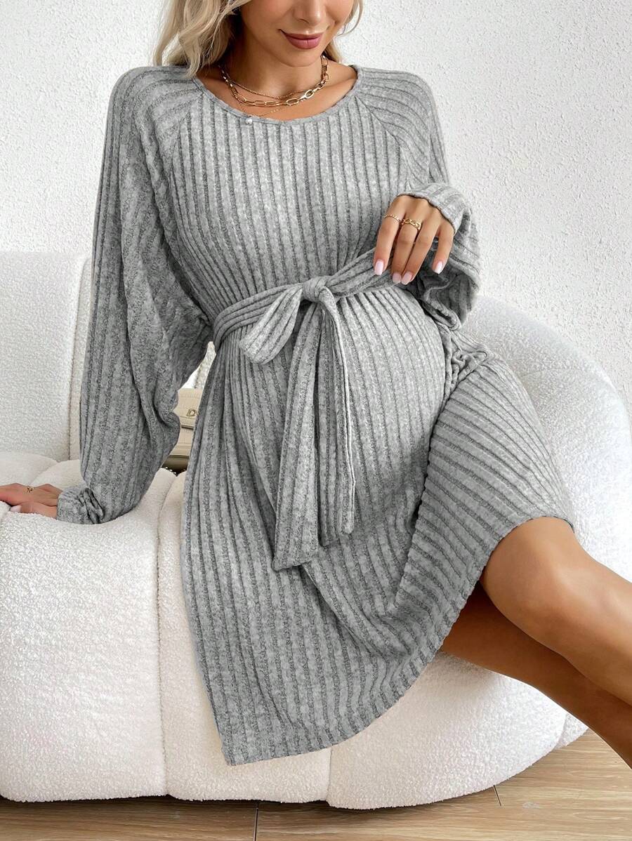 SHEIN Vestido De Maternidad Con Cuello Redondo Y Manga Larga Raglan Ajustado Con Costillas - Gris - Ver 1