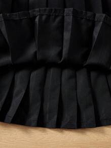 SHEIN Chica preadolescente con estampado de letra de color combinado Capucha & Falda fruncido