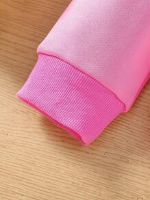 SHEIN Chica preadolescente con estampado de letra de color combinado Capucha & Falda fruncido