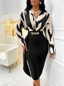 Amarilo Wavy Chain Patchwork Bodycon Dress (Floral Pattern Random) - Black - View 5