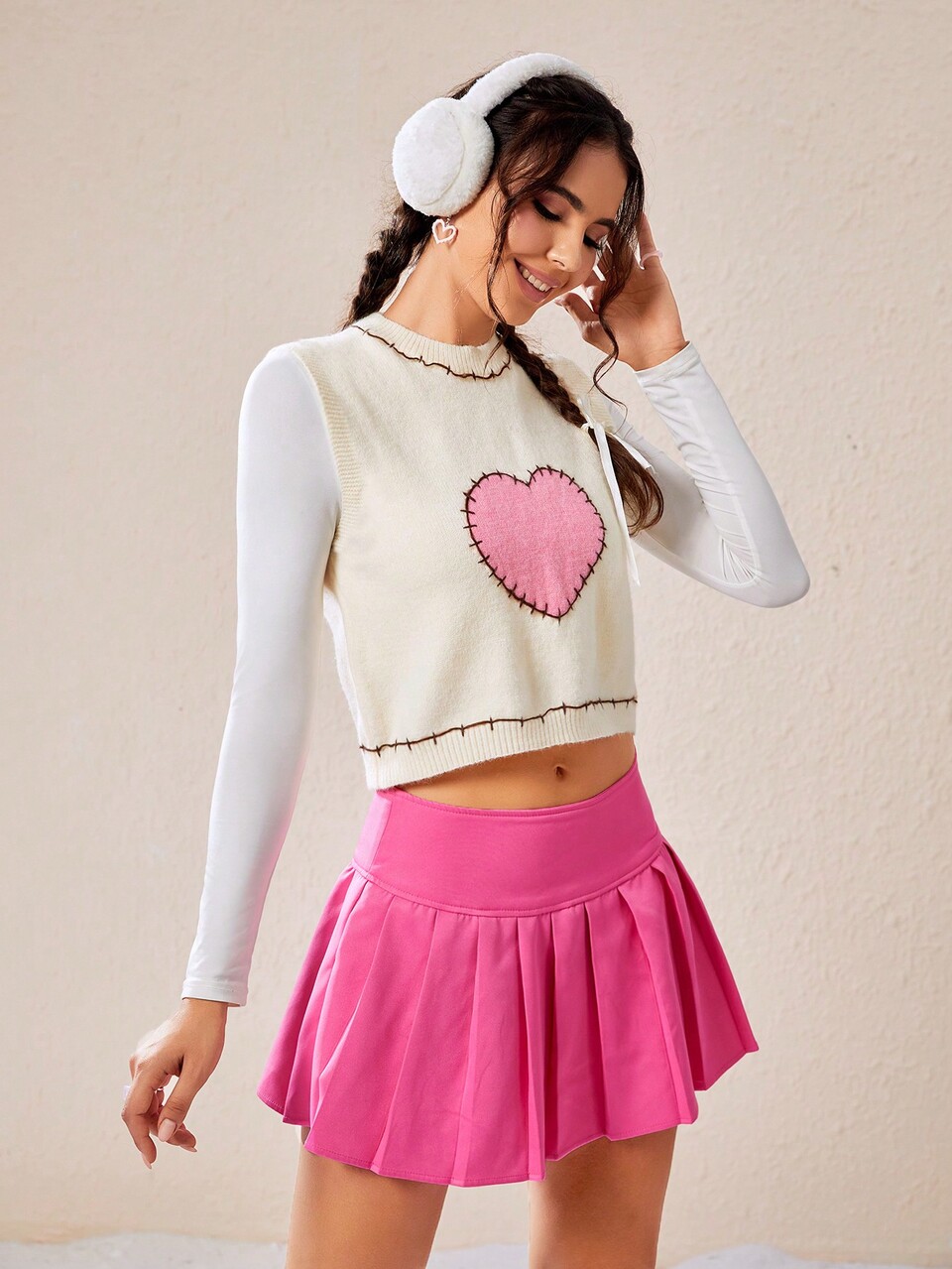 Women'S Sleeveless Sweater Vest With Heart Embroidery And Frill Edge Neckline Detail