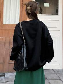 DAZY Hình ảnh con thỏ &  chữ cái Thả vai Áo chui đầu Oversized - màu đen - Xem 2