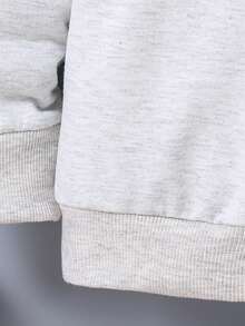 SHEIN Chàng trai trẻ Đồ họa Chữ cái Cổ áo tương phản Áo nỉ - Xám - Xem 5