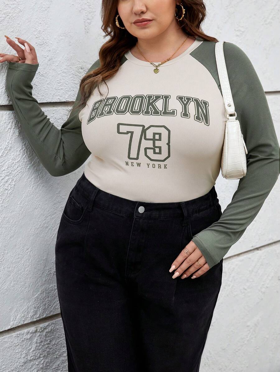 SHEIN Essnce Của phụ nữ Kích thước lớn Lá thư In Màu sắc Chặn Tay Raglan Áo thun - Nhiều màu - Xem 1