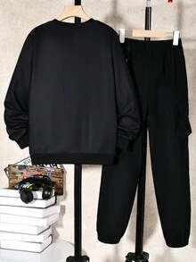 SHEIN Cậu bé Tween Đồ họa ô tô và chữ cái Áo nỉ & Chi tiết chuỗi Quần - màu đen - Xem 2