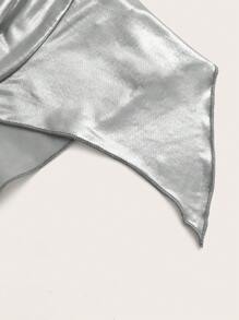 SHEIN ICON 心环相连後背繫帶下擺開叉金屬質感掛脖上衣 - 白色 - 查看 4