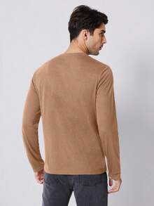 Manfinity NiteLyfe 男士前紐扣口袋貼布T恤 - 棕色 - 查看 2