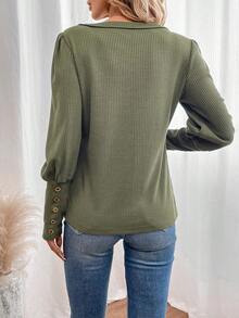 SHEIN LUNE Chi tiết Nút Tay áo Áo thun - màu xanh lá - Xem 2