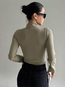 Dazy Star Cổ giả Viền ven Áo phông Crop - Màu Khaki - Xem 2