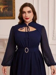 Modelyn 女款大尺寸鏤空結領燈籠袖連身裙 - 藏蓝色 - 查看 4