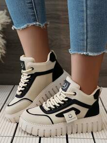 女式戶外圓頭運動鞋,拼色設計,鞋帶閉合,高筒設計,厚實耐磨麂皮鞋底材質