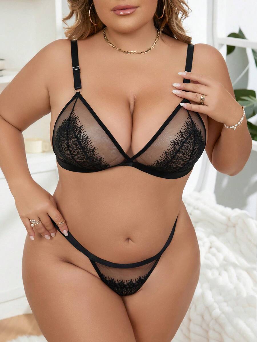 Plus Floral Lace Lingerie Set - Black - View 1