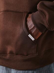 SUMWON Áo hoodie trùm đầu Essential Regular Fit - Màu nâu Sô-cô-la - Xem 5