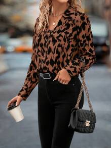 SHEIN Clasi 滿版印花前紐扣襯衫 - 棕色 - 查看 4