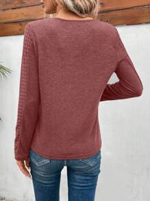 SHEIN Frenchy 素色拼接網眼刺繡T恤 - 乾枯玫瑰色 - 查看 2