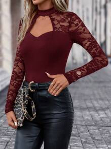 SHEIN Clasi Top con encaje en contraste con abertura delantera de cuello alto