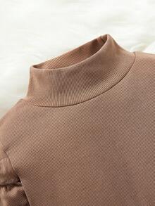 SHEIN 小女童素色半高領上衣帶荷葉邊下擺和格紋附腰帶短褲兩件套套裝 - 彩色 - 查看 4