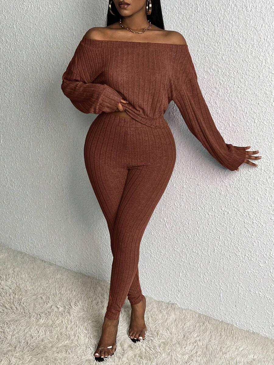 Slaydiva 一字肩條紋針織T恤和緊身褲