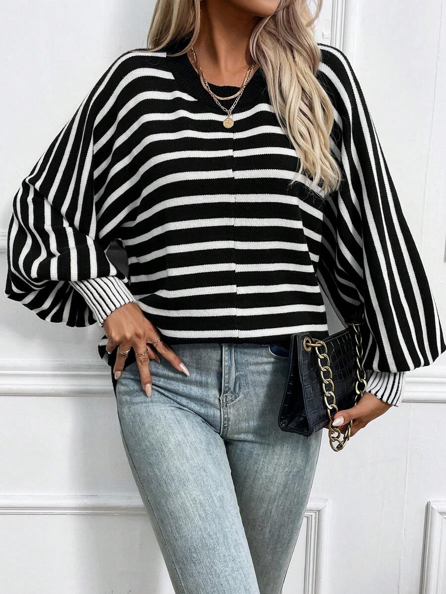 SHEIN LUNE Suéter de punto con mangas de murciélago y estampado de rayas para otoño e invierno - Blanco y Negro - Ver 1