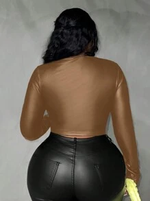 Slaydiva Plus Cut Out Front Mock Neck Tee