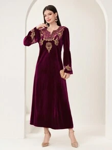 Al Najma Vestido árabe de mujer rojo burdeos con decoración bordada y escote con muesca - Burdeos - Ver 3