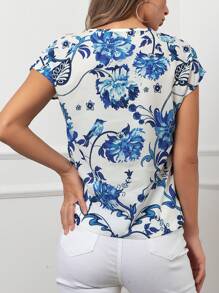 RueChic Floral Print Notched Neckline Batwing Sleeve Blouse - Blue and White - View 2