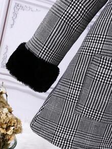 SHEIN Cô Gái Trẻ Kẻ sọc Glen Cổ áo Borg Túi Kép áo - Xám - Xem 3