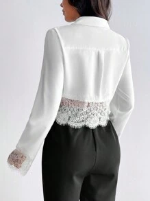 SHEIN Privé 蕾絲袖口下擺短款襯衫 - 白色 - 查看 2