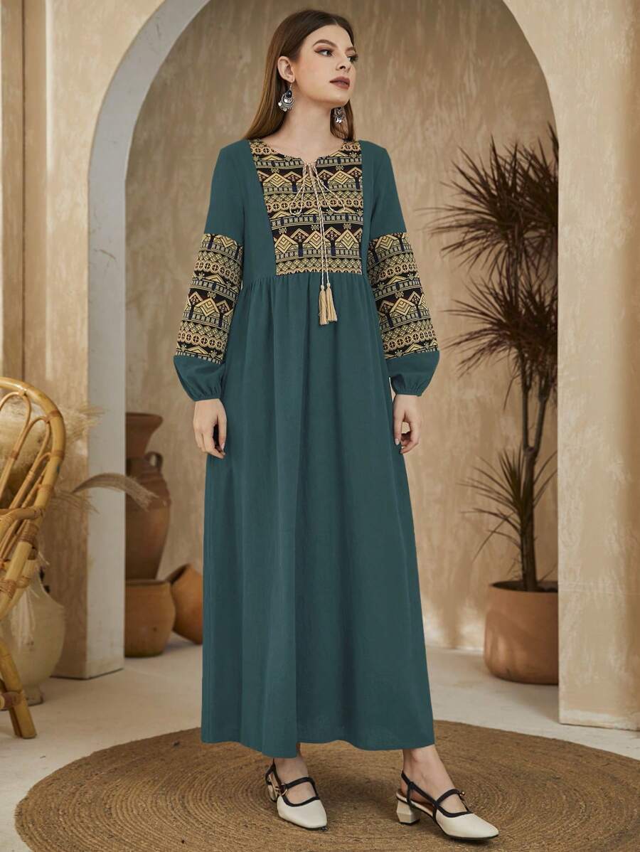 Al Najma Vestido largo de manga larga con estampado geométrico modesto árabe para damas - Verde - Ver 1