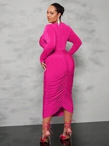 SHEIN BAE Plus Sweetheart Neck Crop Top & Ruched Pencil Skirt - Hot Pink - View 2