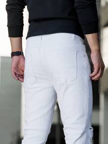 Manfinity 男士破洞細身牛仔褲修身長款輕色牛仔裝，兼具白色貨物口袋裝備，適合假期時尚派對 - 白色 - 查看 3