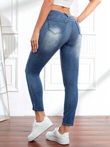 口袋 破洞 前紐扣純色女士牛仔褲 - 藍色 - 查看 2