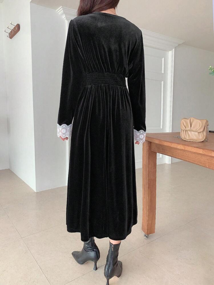 Women's V-Neck Lace Panel Cinching Waist Dress,Fall Dress Long Sleeve Dress