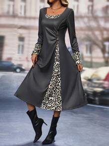 SHEIN Clasi Vestido línea A con estampado de leopardo en contraste con diseño de botón - Negro - Ver 1