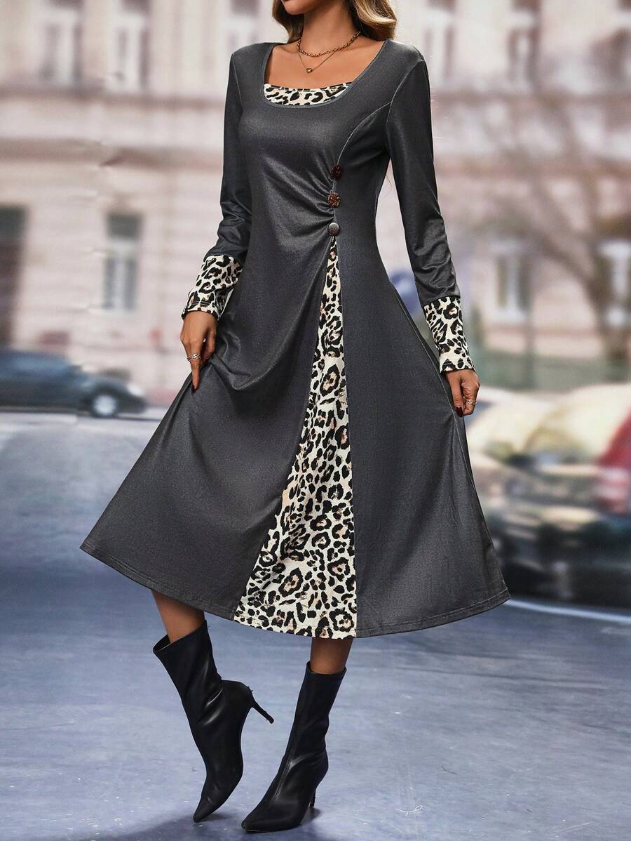 SHEIN Clasi Vestido línea A con estampado de leopardo en contraste con diseño de botón - Negro - Ver 1