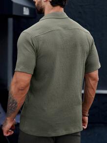 Manfinity CasualCool 男士素色前排扣口袋貼布襯衫