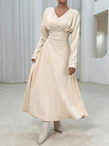 SHEIN Privé 素色V領A字洋裝 - 杏色 - 查看 4