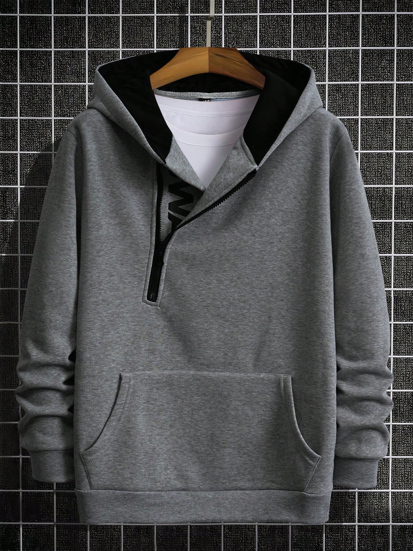 هودي بطباعة أحرف, جيب امامي و سستة قطعة واحدة للرج...